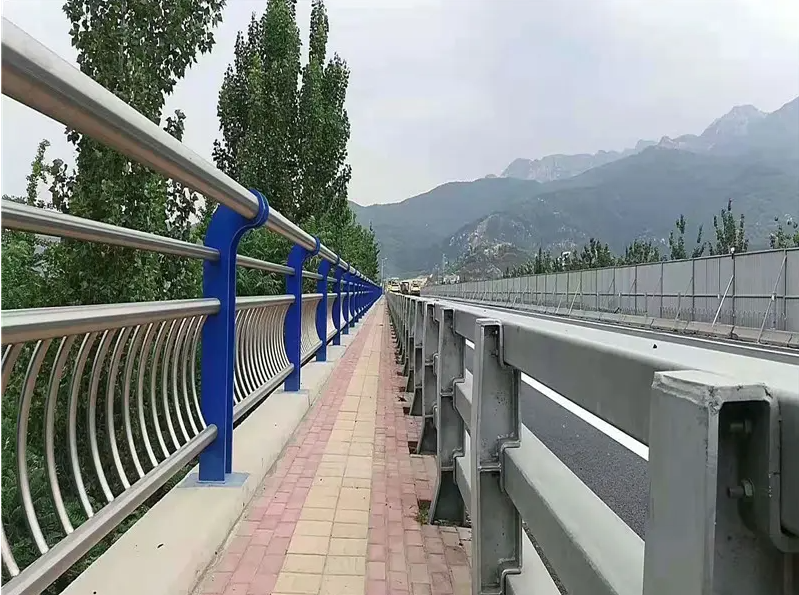 橋梁護欄