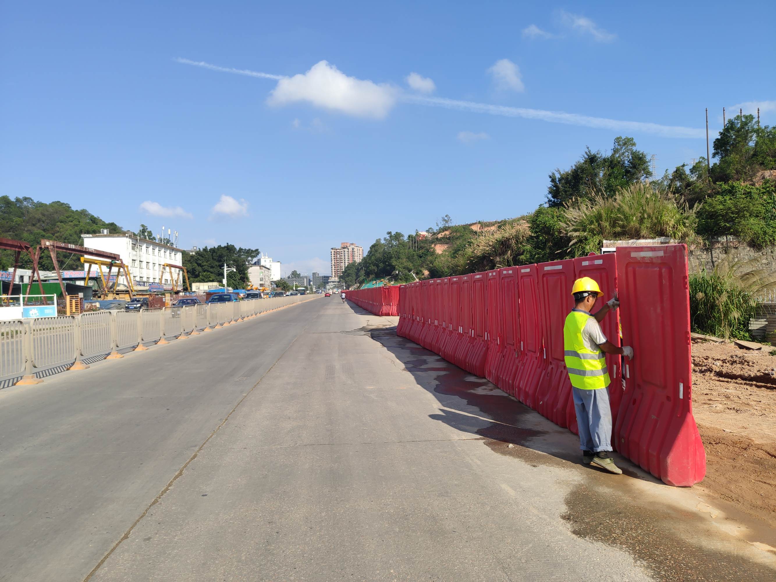 施工圍擋標準_道路圍擋標準_城市道路道路坡度標準